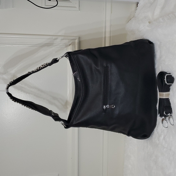 Black Skull and Crossbones Vegan Leather Handbag - Picture 3 of 3
